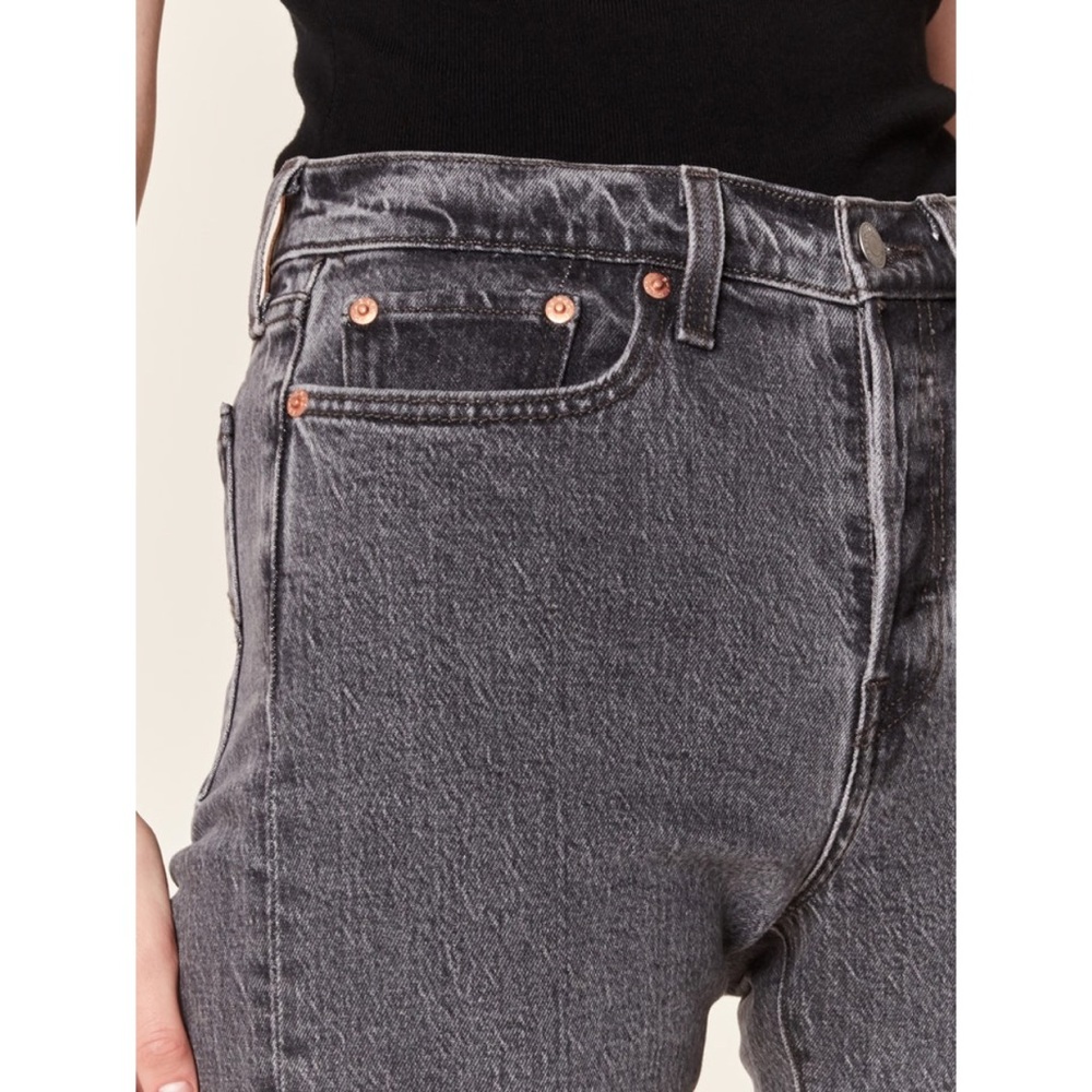 Levi's Wedgie Icon Fit Jeans in Bite My Dust - Picture 15 of 16